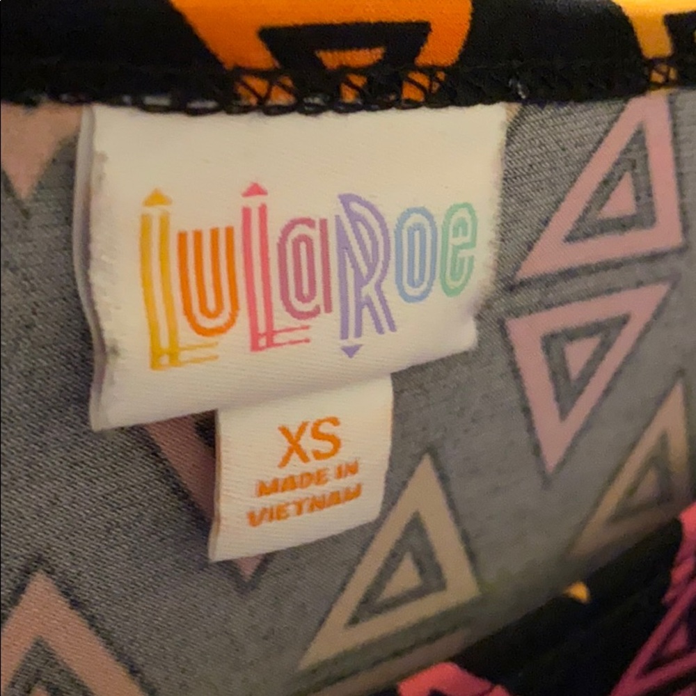 Sz XS LulaRoe Irma Triangle Print Tunic Top - Picture 3 of 5